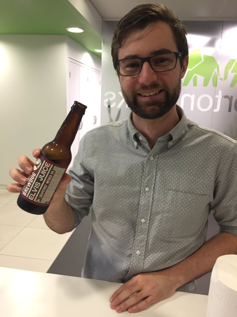 BellKerlin's tweet photo. Nothing like @BrewDog, pizza and Nifi with @sebjcarroll! Just a typical Wednesday night at @hortonworks UK HQ #nifi #bigdata https://t.co/vHGLlzX7vC