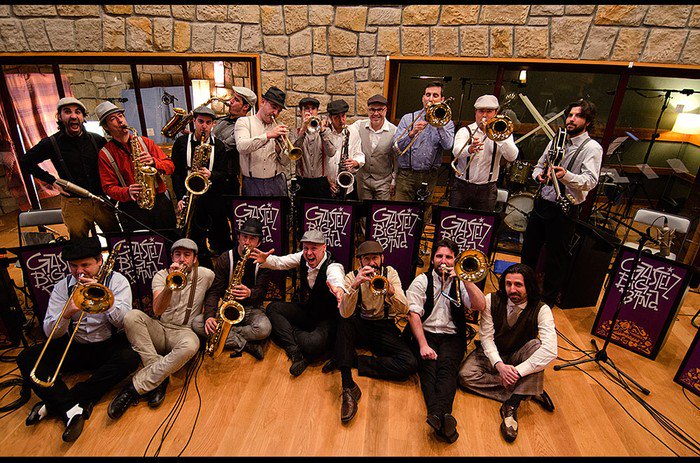 ArabakoALEA's tweet photo. Larunbatean Big Band jaialdian egingo dute Gasteizen  https://t.co/2tsiWIsrem https://t.co/nCPMMb8Bqj