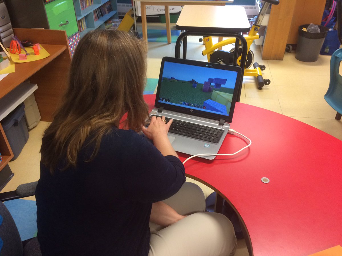 jeffwhipple's tweet photo. What do teachers do after students leave? They learn! #minecraftPL @NashwaakValley @ASDWLimelight @MicrosoftEduCA #literacy https://t.co/kTCHos64eh