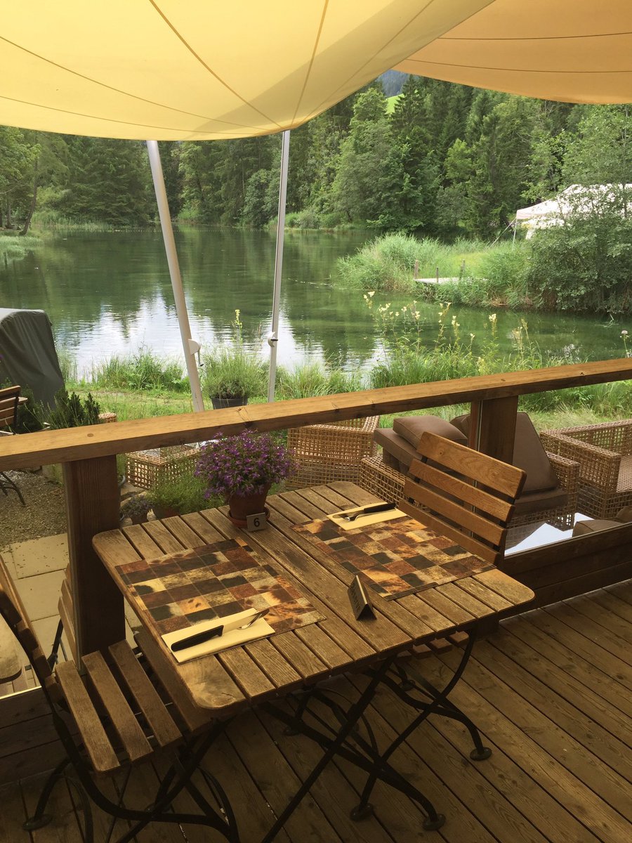 Ajwaa_Trip's tweet photo. مطعم 🐬Fischrestaurant
بحيرة ➕ سمك =استمتاع 👌😍
#Forellensee في قرية #Zweisimmen #سويسرا
N 46 33.944 E 007 22.582
ساعة ونص عن انترلاكن ❤️ https://t.co/WIDoGw7uwq
