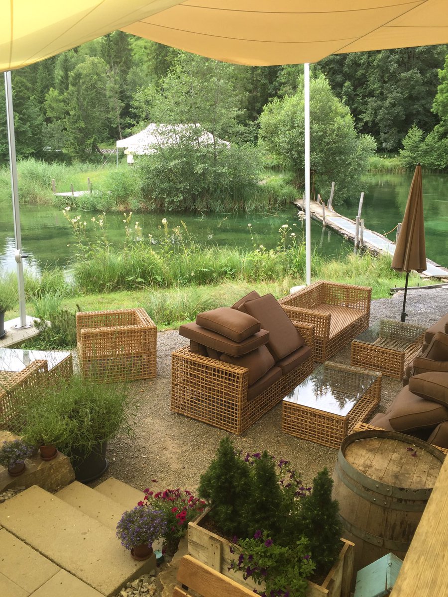 Ajwaa_Trip's tweet photo. مطعم 🐬Fischrestaurant
بحيرة ➕ سمك =استمتاع 👌😍
#Forellensee في قرية #Zweisimmen #سويسرا
N 46 33.944 E 007 22.582
ساعة ونص عن انترلاكن ❤️ https://t.co/WIDoGw7uwq