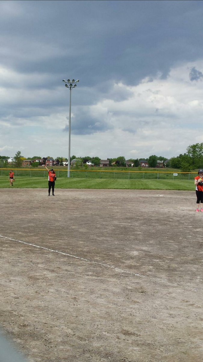 LaurieHazelton's tweet photo. #glendalebears #goglendale #girlssoftball https://t.co/QtlVg6q5jW