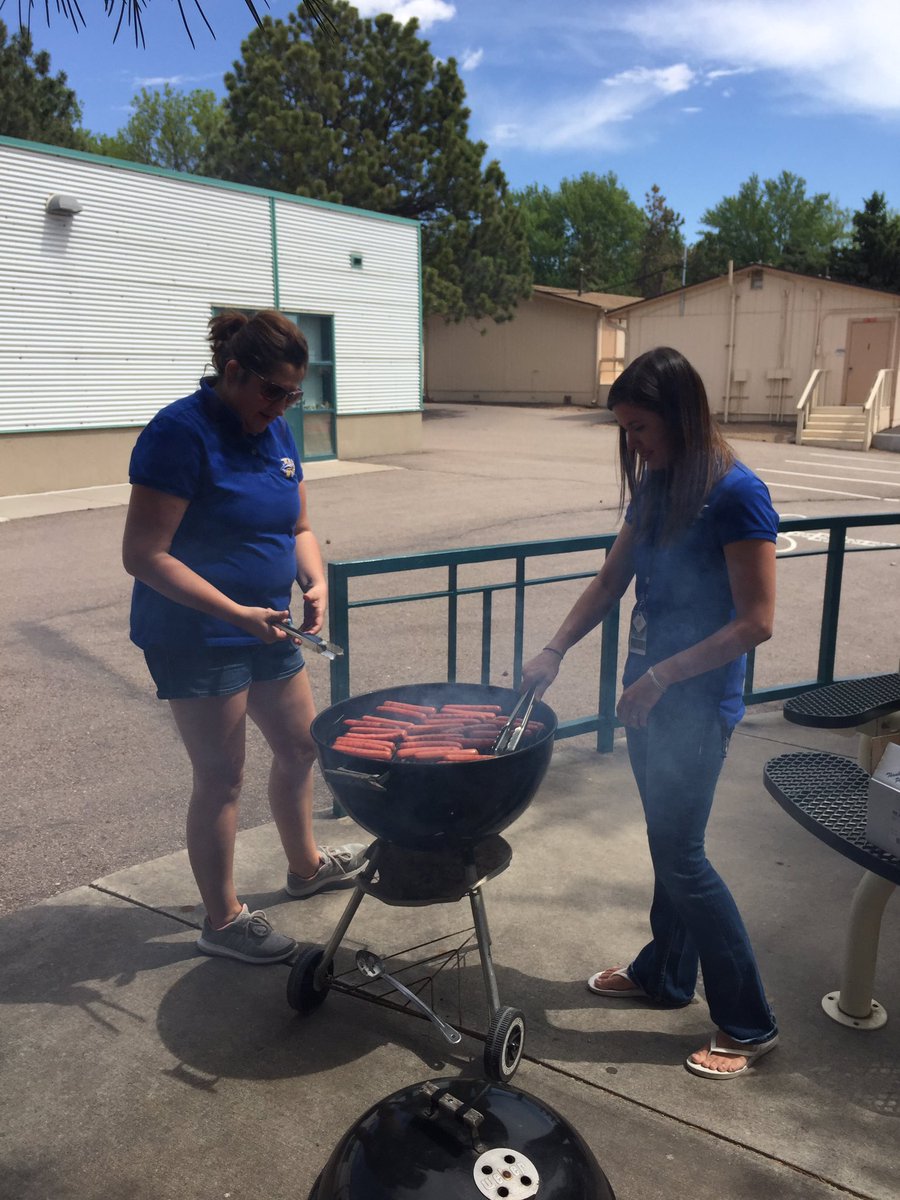 KellyBergman2's tweet photo. Westgate Grill and Chill #teamwestgate https://t.co/MuUGSiPucw