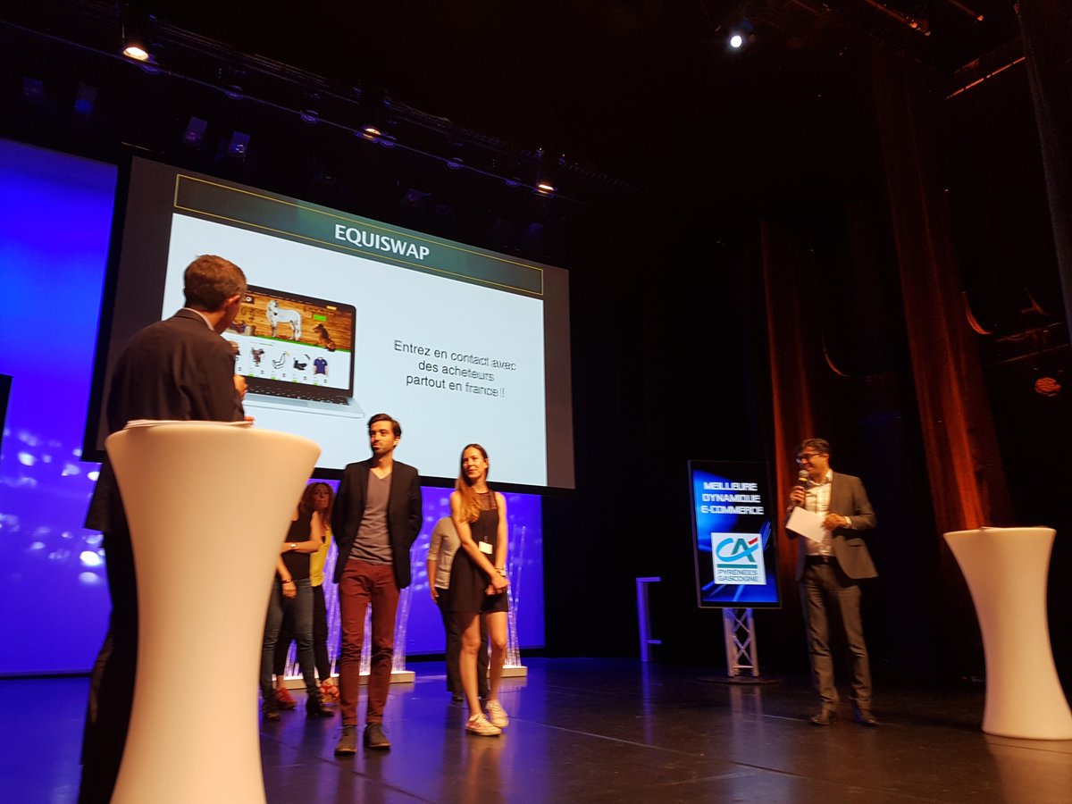 TeamEpy's tweet photo. #PyrénéesNumériques Trophée #e_py de la catégorie dynamique e-commerce remis à @equiswap_ par le @CreditAgricole 
https://t.co/b7QVeC4CkW https://t.co/P5erL7eWm1
