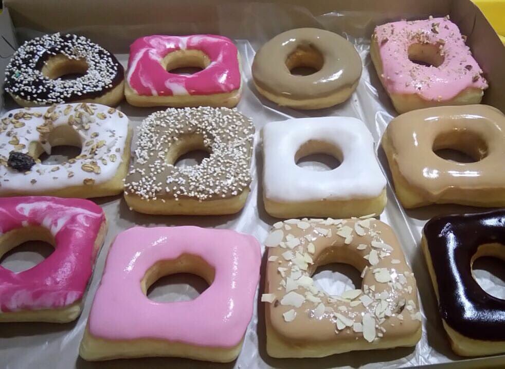 ladonnadiroma's tweet photo. Así el look de nuestras donas! Cuál es tu look de hoy?
#donasdehoy #ladonnadiroma #FelizMiercoles #ComoSeduceUnTuitero #Recomendada https://t.co/J5dbGJgdB7