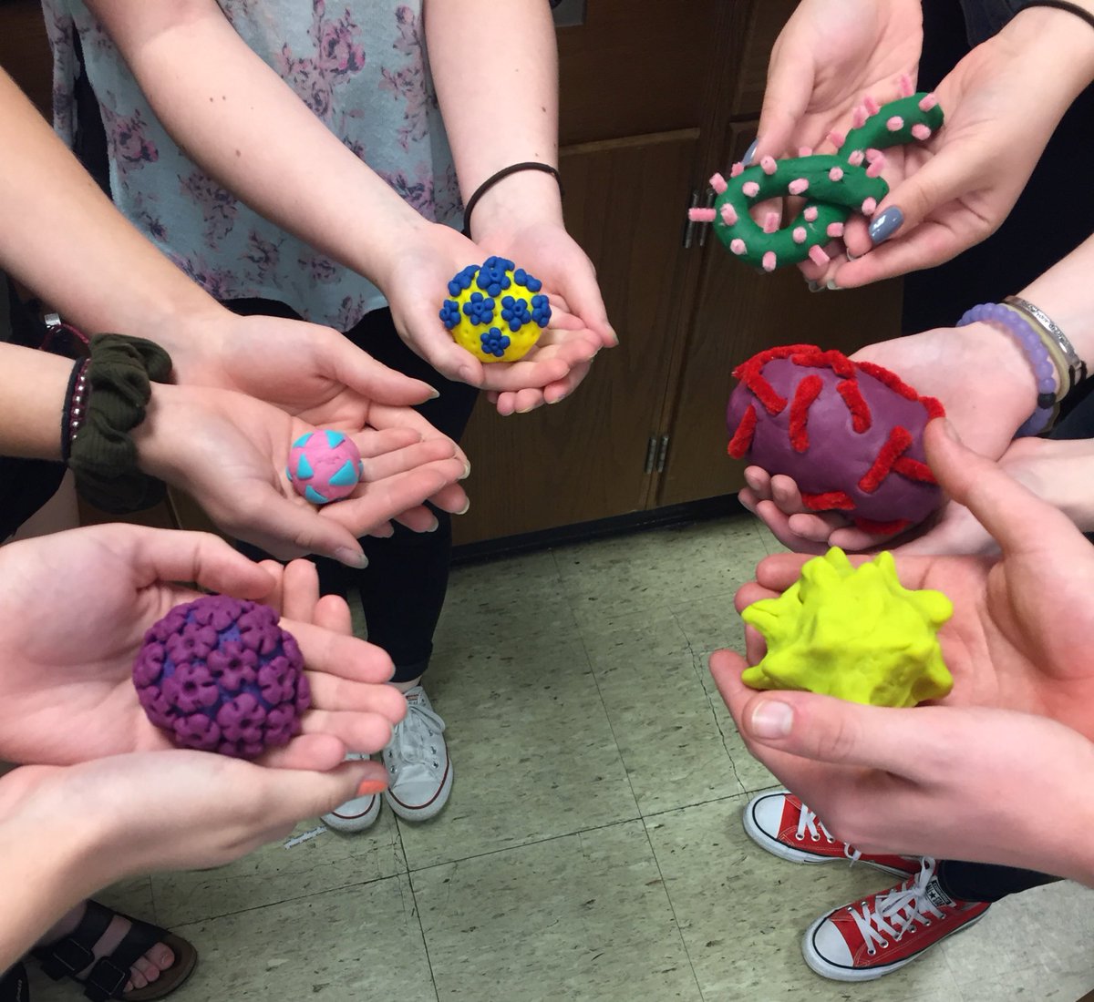 DoctorGalloNA's tweet photo. To-scale virus models help biology students apply math to study the structures/functions of viruses that cause diseases. #NASDlearns https://t.co/g0kY2hBmEl