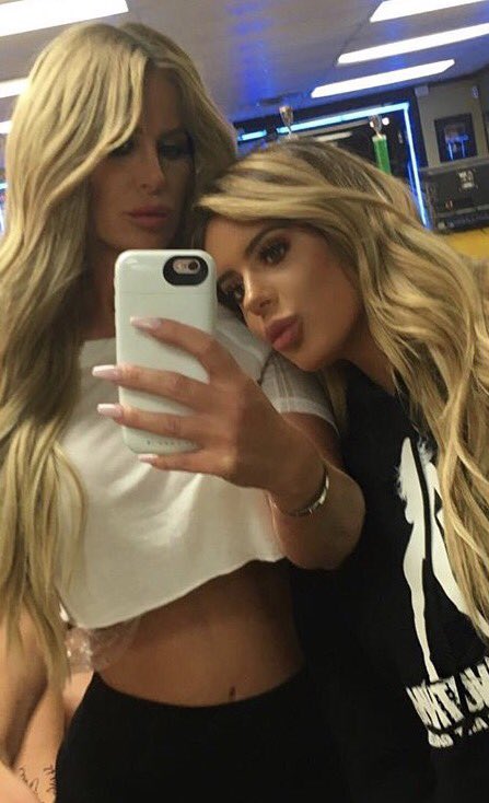 BrielleZolciak's tweet image. bff