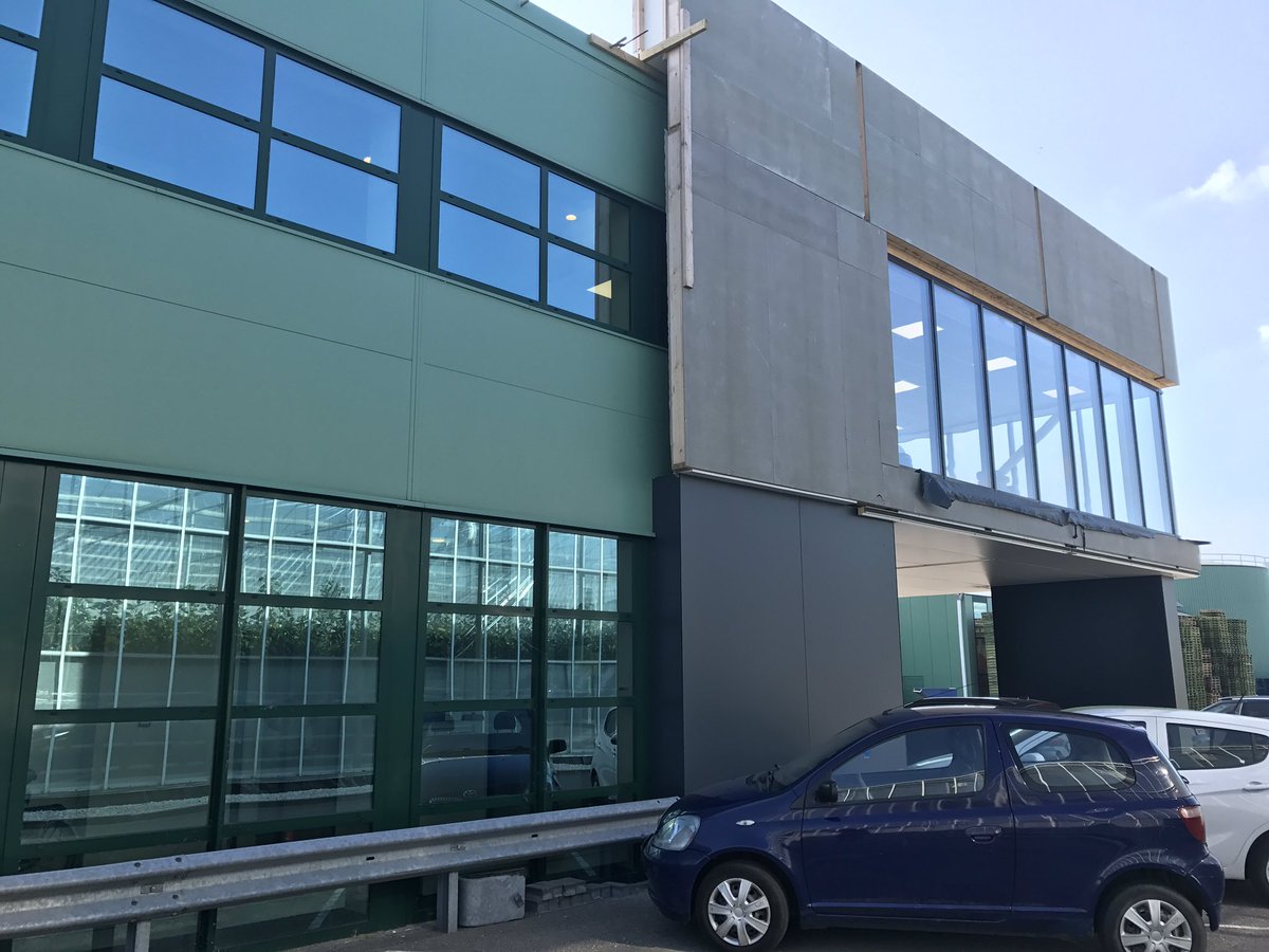 Wat wordt het kantoor van <a href="/4evergreenbv/">4evergreen</a> mooi zeg! Wat een geweldige verbouwing. Mooi bedrijf. Leuk om eens te zien 👍🏼#paprika