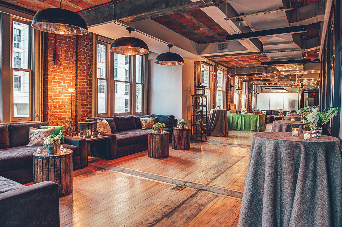TheLoftat600F's tweet photo. Breathtaking isn't it? The Loft at 600 F is the perfect space to have your #event. #eventplanner #washingtondc #interiordesign #flowers https://t.co/JCIVsT21kb