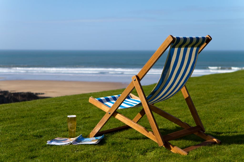 WatersmeetHotel's tweet photo. Don't forget it is Father's Day on Sunday18th June! Treat your Dad - perhaps lunch in the Bistro, a Gift Voucher or even a night away! https://t.co/3t1XoTLcui