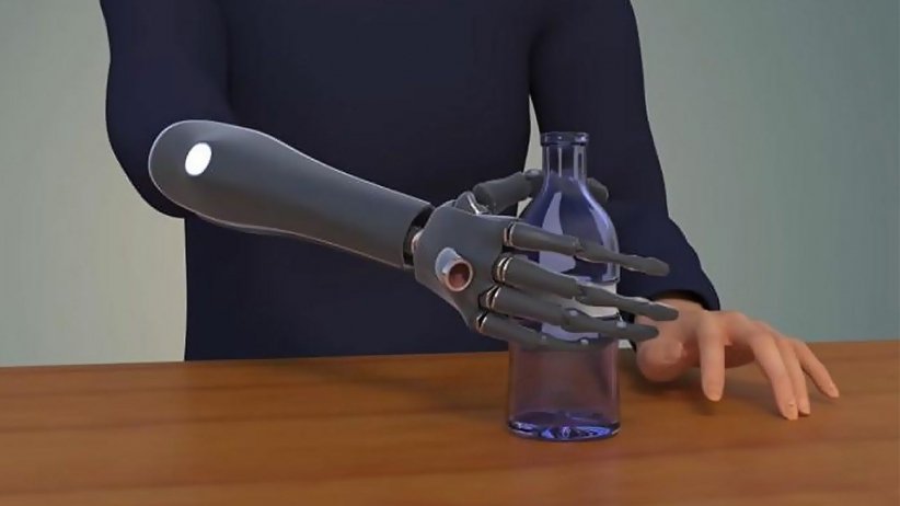 AmyCoupal's tweet image. Fascinating! #Innovative prosthetic hand can &apos;see&apos; &amp;amp; respond to objects, making headway in #a11y: ow.ly/HmD530c0pgD via @Entrepreneur