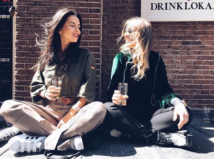 InnaArab_FC's tweet photo. #drinktime @inna_ro #ILoveNice #girlsoutingtime #friendship #fun 😚 🌹 🌺 https://t.co/qGfYryKwLq