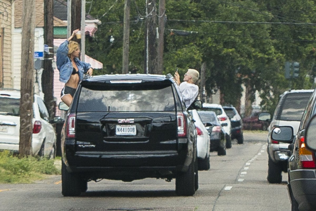AdoringKS's tweet photo. Kristen and Stella being crazy in NOLA. More coming ;) https://t.co/0rP0hLIvG9