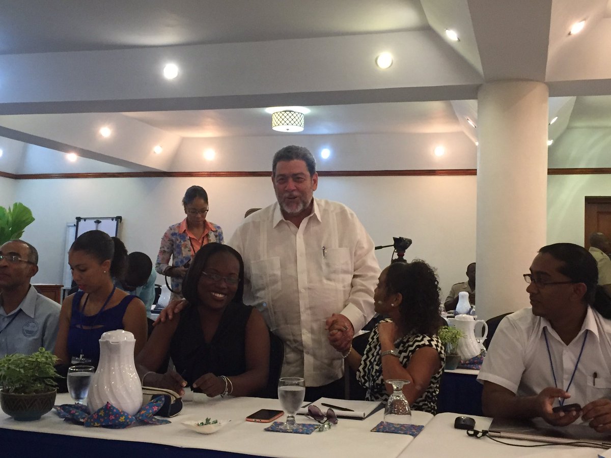 jamaicaweather's tweet photo. The honorable Dr Ralph #Gonsalves meeting with meteorologist from across the region at the 2017 wet season #CariCOF https://t.co/2WtV1UItF0