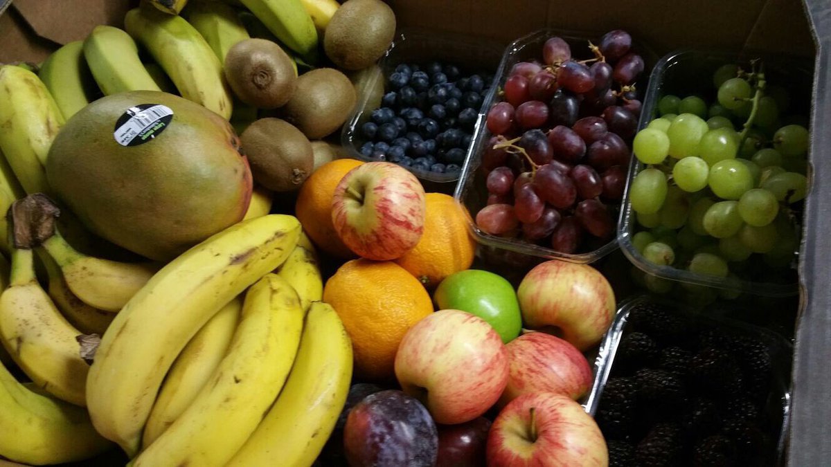 Irene_F73's tweet photo. great donation from @sainsburys gosforth#N04JS for @RunnersNFR #fit.#fruity#run https://t.co/VHLlRPZx6h