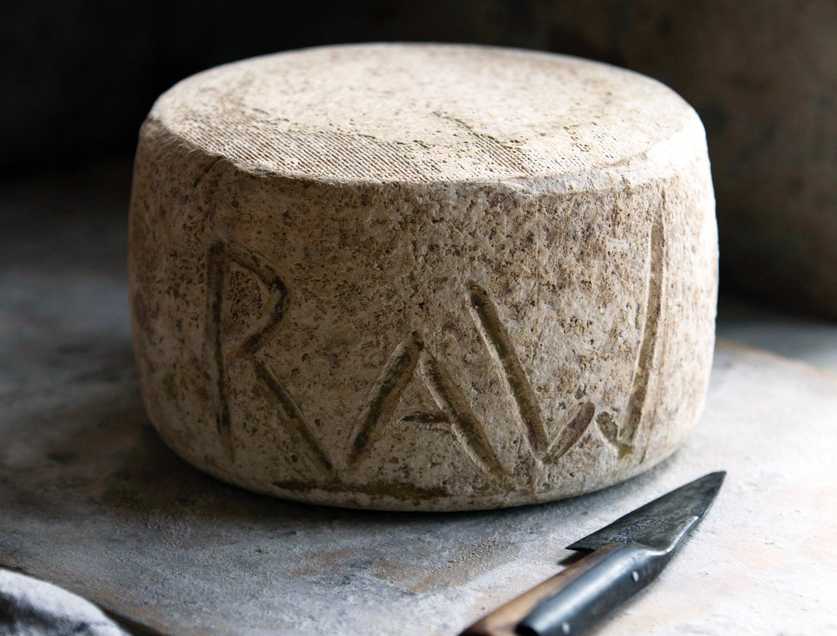 Cheese glorious cheese. #Melbourne turophiles get the chance to try 80 different styles. gourmetontheroad.blogspot.com.au/2017/05/gourme… <a href="/TheCruMedia/">The Cru</a> <a href="/BRUNYCHEESE/">Bruny Island Cheese</a>