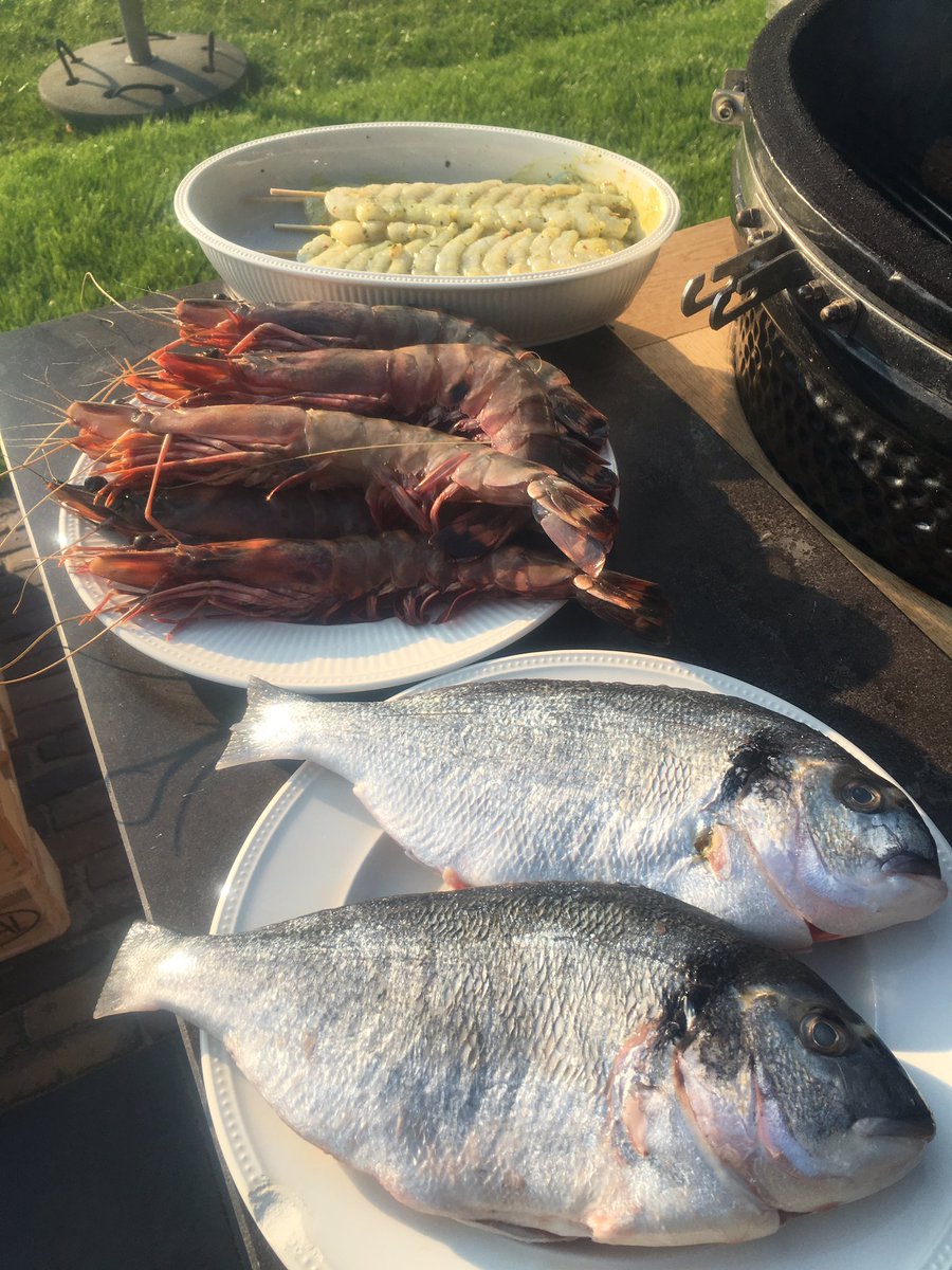 viswaasdorp's tweet photo. Voor de liefhebber #Geep Voor de #BBQ de lekkerste Vis en Gamba's , #RodePoon en #Sardien Kom gezellig langs ! https://t.co/q6umkzKmbv