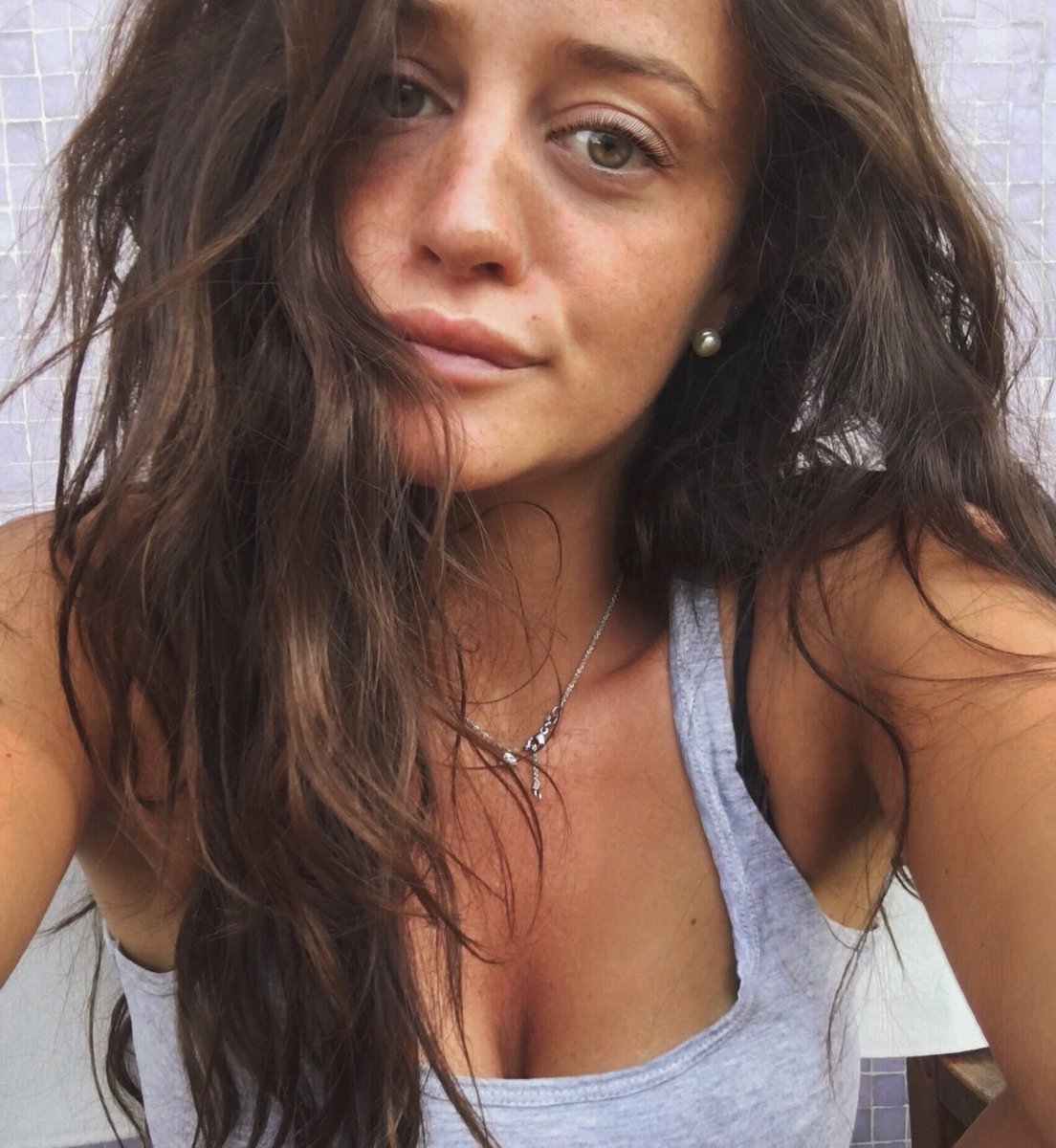 CarlottaGanz's tweet photo. ⏰🤚🏼🤦🏽‍♀️ #sotired https://t.co/MJYXatlV5l