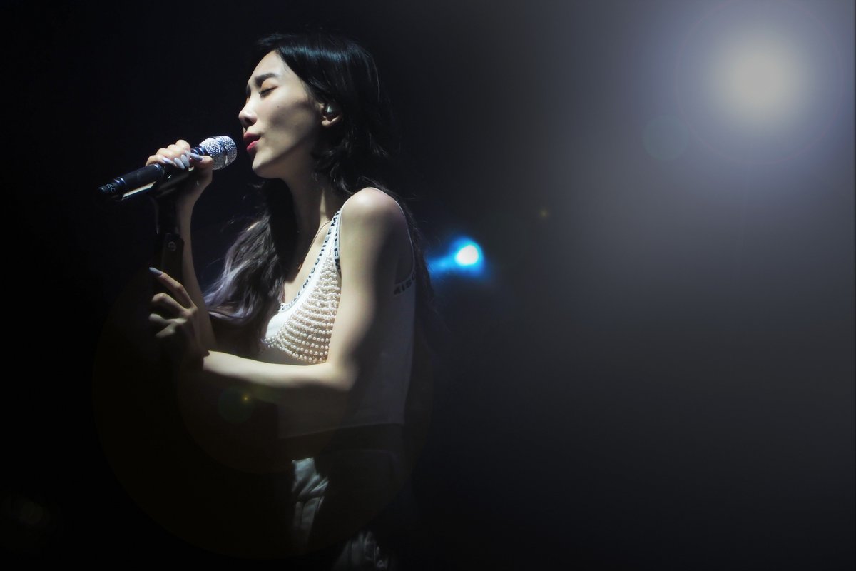 [PIC][27-05-2017]TaeYeon khởi hành đi Thái Lan để tham gia Concert - "PERSONA in BANGKOK" vào chiều nay - Page 5 DBKJ1QiU0AAHZNx