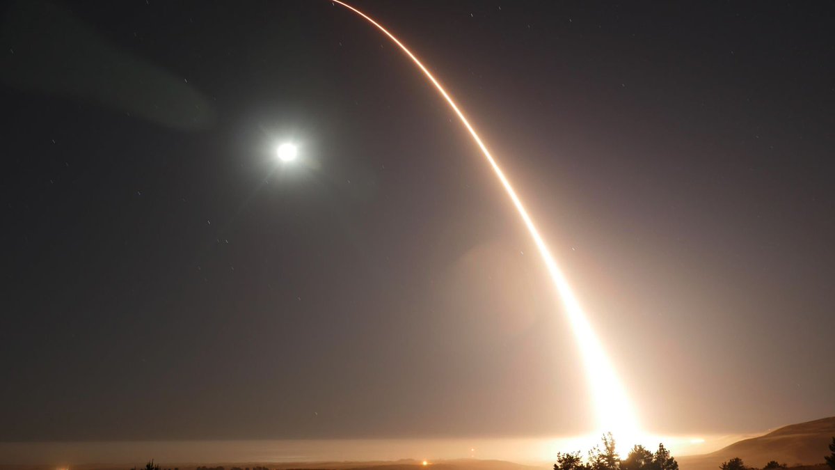 Warwiki1's tweet photo. The U.S Will Attempt To Intercept An ICBM For The First Time Ever
https://t.co/8DGsnuQ3H8 https://t.co/DbV0GtoBTk