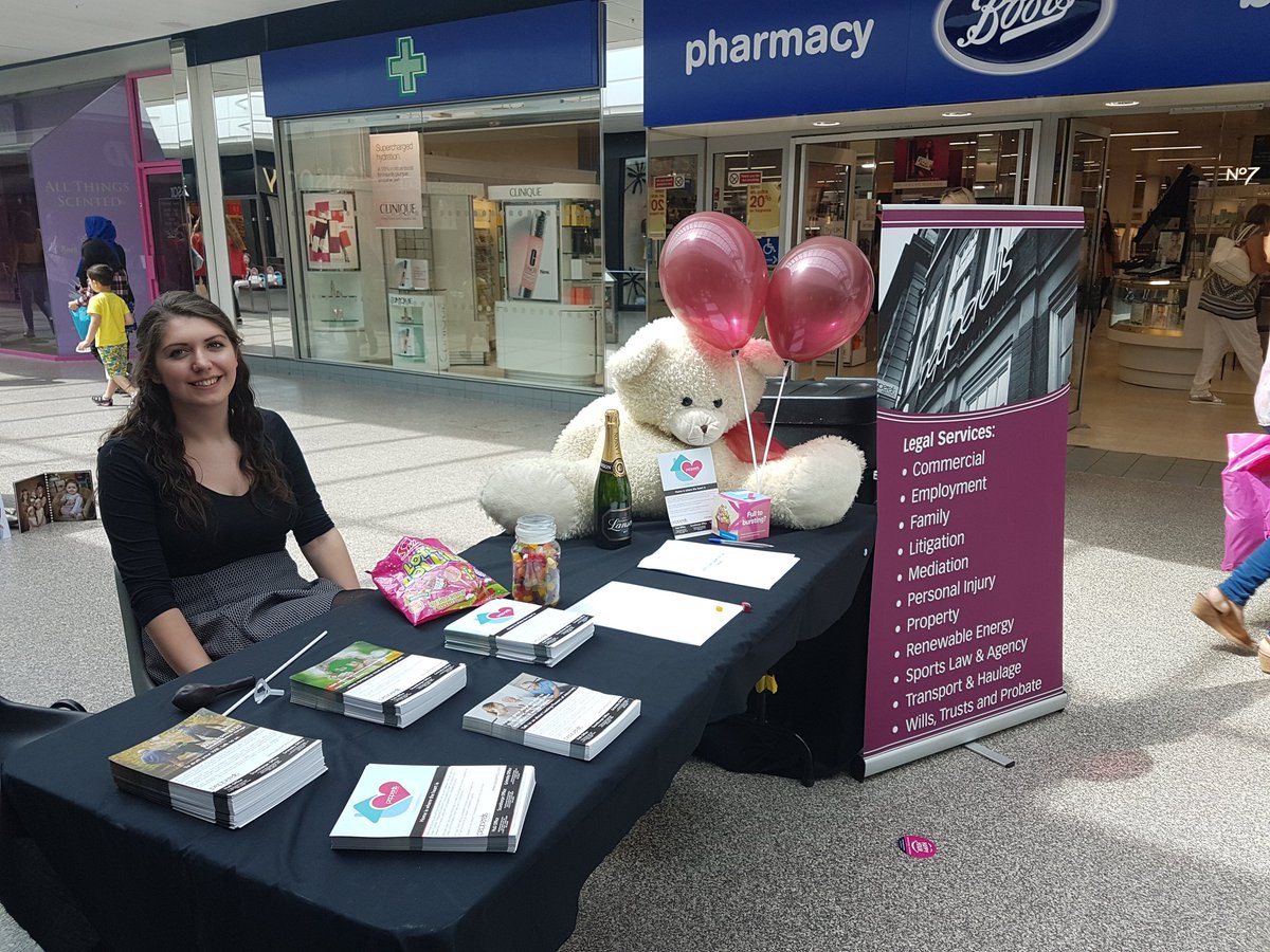 lorenklittle's tweet image. Pop down to @Freshney_Place_ with @Pepperells raising money for @alzheimerssoc #freesweets #readyforcupcakemorning