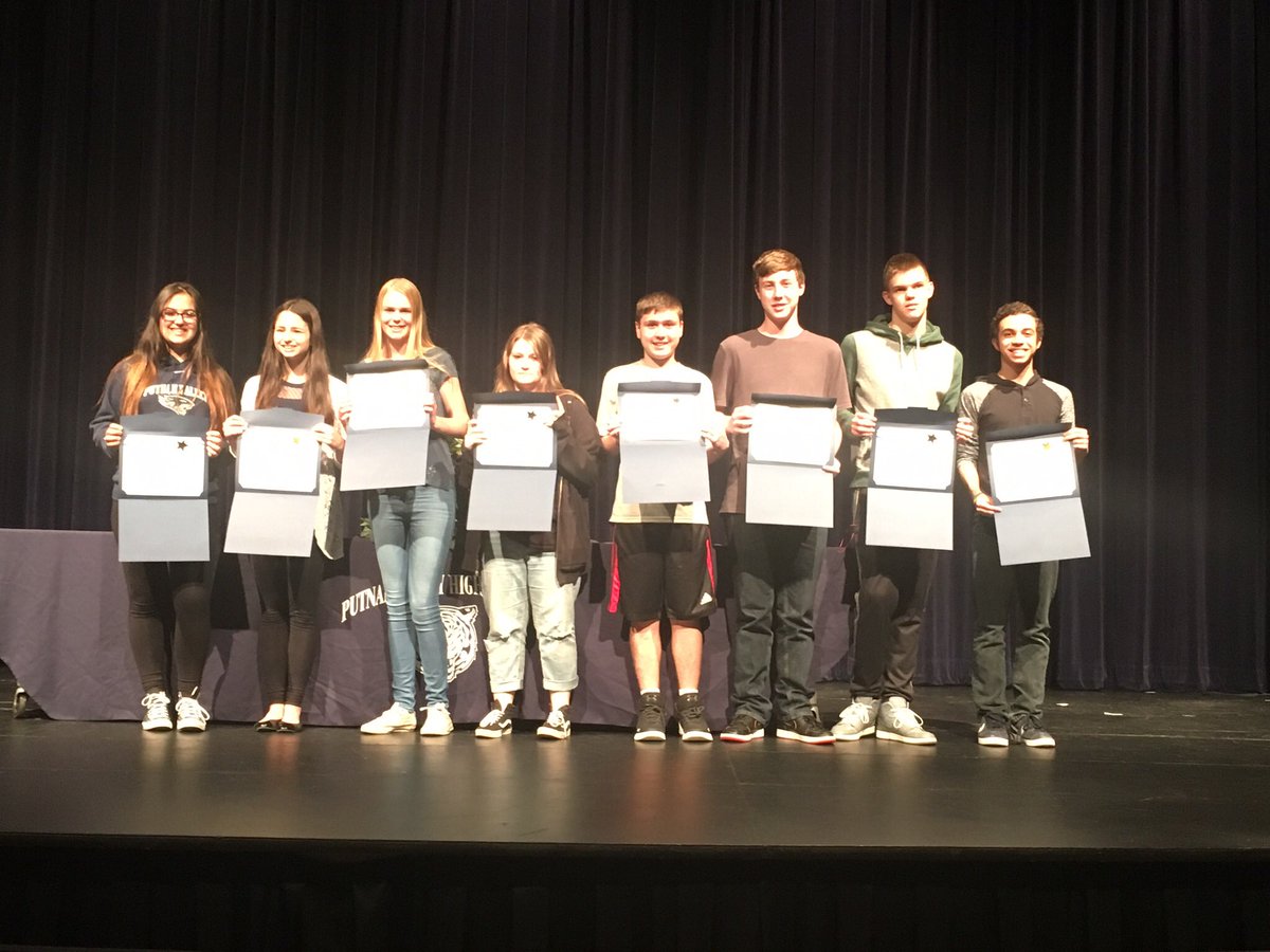 ski626's tweet photo. Congratulations, 9th Graders! #AcademicAwards @pvhslmc @PutnamValleyCSD https://t.co/15pMnB5YUw