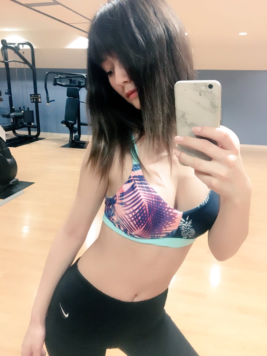 The_Darenogare's tweet photo. 最近お肉たくさん食べて鍛えてる🌸
よい感じ！
夏までにグラマラスになる！ https://t.co/SmrcvD3ugu