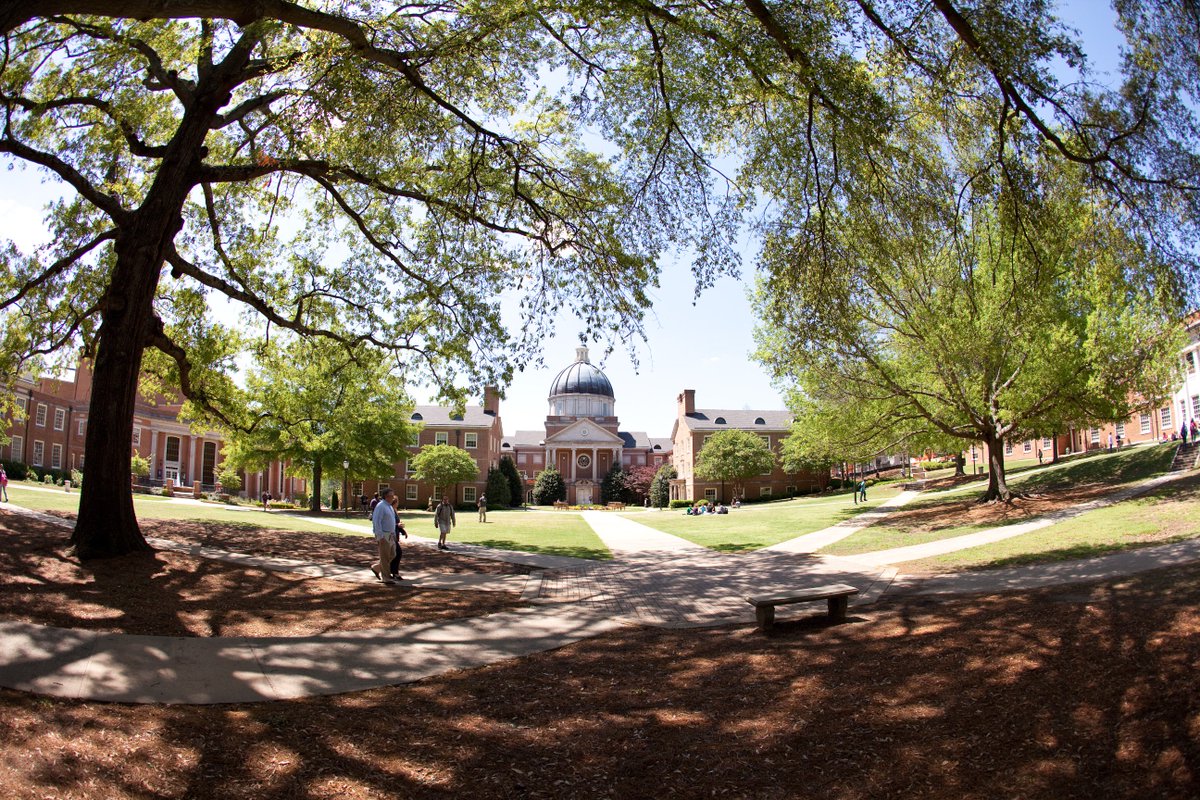 BeesonDivinity's tweet photo. Add a campus visit on your list of things to do this summer! We would love for you to experience Beeson in person. #WhyBeeson #InBirmingham https://t.co/xtjRE0yrvU
