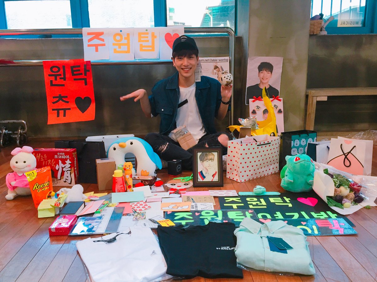 2able_wontop's tweet photo. 주원탁군을 사랑해 주시는 팬 여러분의 하루를 마무리 하는 시간 ! 오늘의 주원탁 [#인증한탁] 입니다. 모두 #탁나잇 하세요. 오늘 하루도 수고 많으셨습니다.^^ https://t.co/tfhjB8eNXP #주원탁 #투에이블 #2able #감사합니다. https://t.co/sLzVYGmbmY