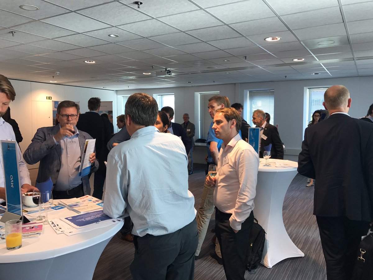 Networking and discovering the business opportunities at the #ELANRVOeventNL Latijns-Amerika kansenseminar!