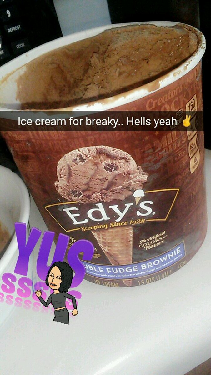 poly_lewa's tweet photo. Best thing about being an adult 🍧 #breakfastIceCream https://t.co/ZwtYXVVTJa