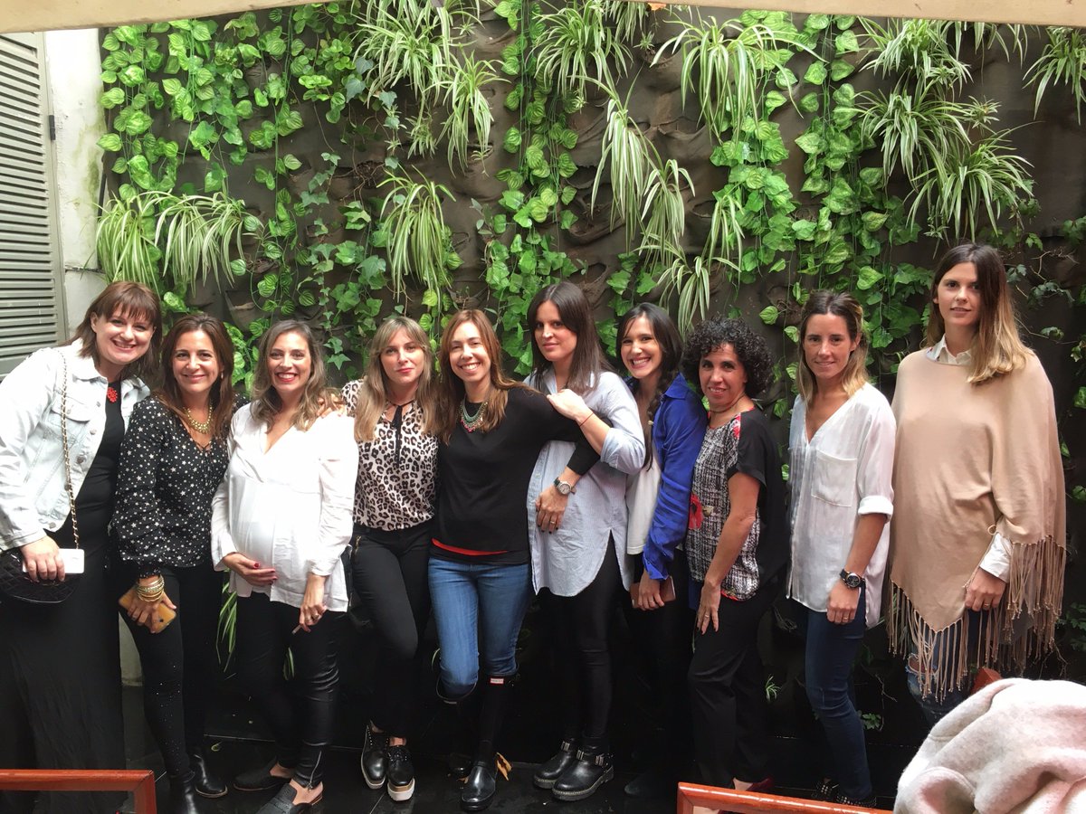 Este plantel hermoso fue parte del #EspecialMamas que vas a poder ver mañana en nuestro sitio: goo.gl/ihjRmN Va a estar buenísimo!