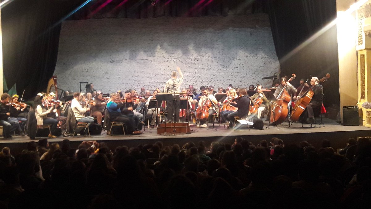 CulturaMGP's tweet photo. Llegó el turno de la familia de las cuerdas que se presentan ejecutando El vals de las flores de Piotr Ilich Chaikovski #ConciertoDidáctico🎺 https://t.co/nQgpSjSnIX