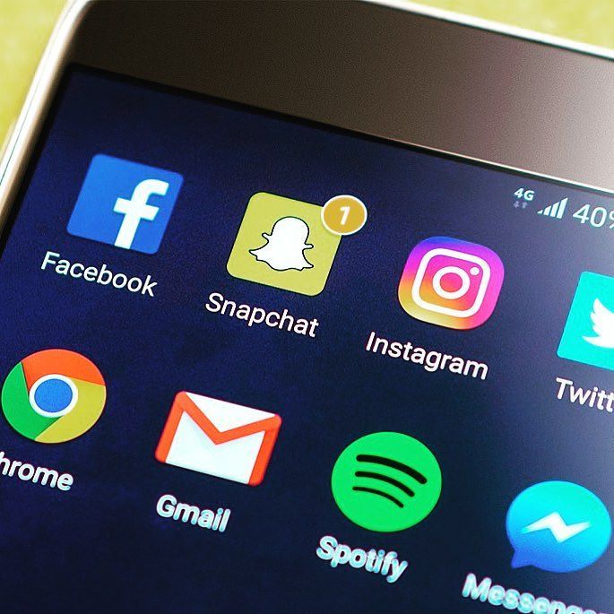 Fransoix's tweet photo. What platform do you use the most for your social media marketing? #snapchat #fbmarketing #igmarketing #facebookma… https://t.co/2xHJngCqEe https://t.co/kXaOFIEnzV