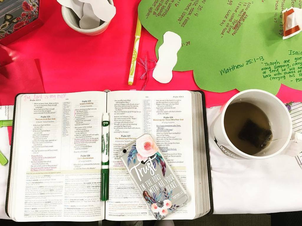 thejournalbible's tweet photo. I haven't posted on here in forever, but I wanted to hop on here and remind you all that Jesus love you! ❤️❤️ I ho… https://t.co/2431o2eIeY https://t.co/U35XlMuQKz