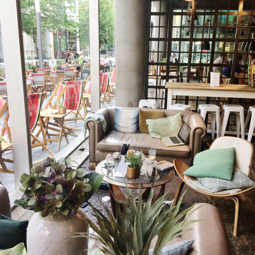 Saltyseablog's tweet photo. Office for the afternoon 😜 my coffee has turned into gin somehow &amp; I want to sneak everything into my bag 😜 Lool https://t.co/CHU2hEKtMP