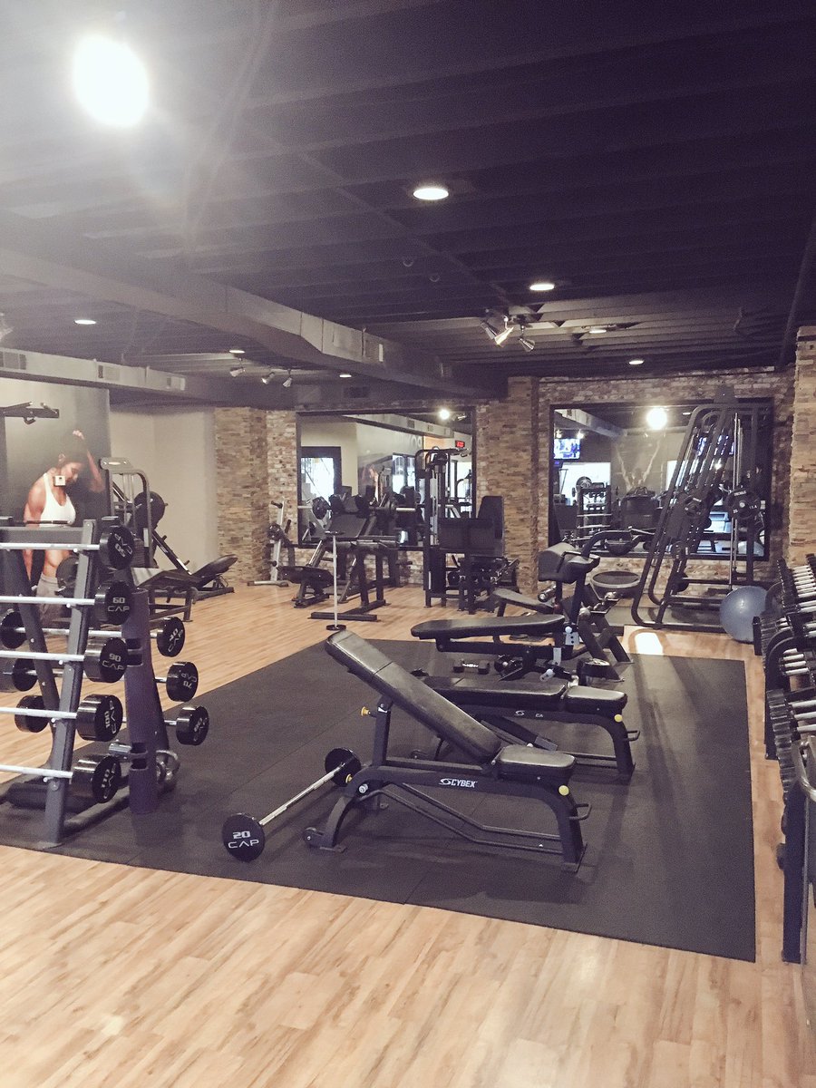 AMiiRAH_2's tweet photo. You know what time it is🔥🔥@CaliFitInc time! BOOM! 🥊 https://t.co/0vP31kWOjT