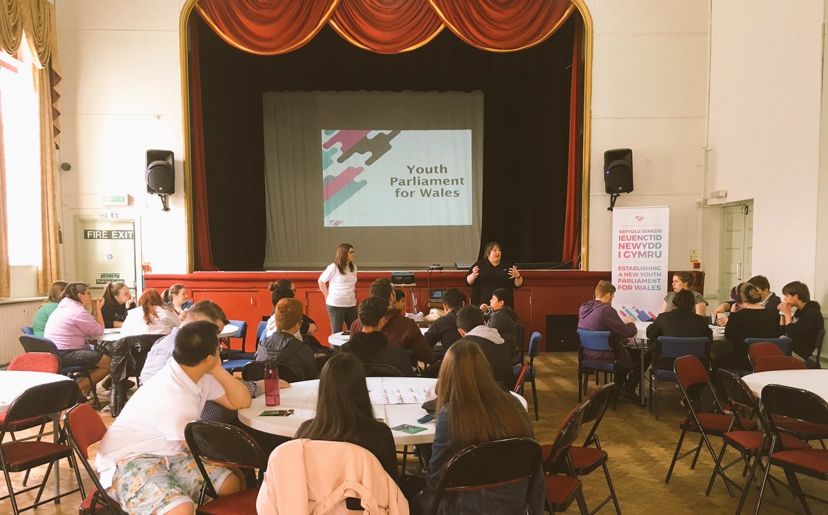 Carlie_YMCA's tweet image. #MakingPoliticsFun @yourassembly @KellyHarris0 #YoungPeople learning the everyday relavance of #politics @YMCASwansea