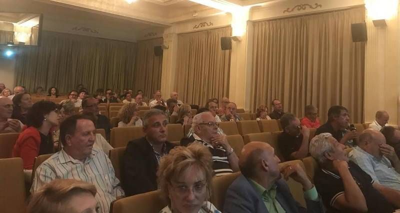 Pingvalue_Es's tweet photo. Elche Piensa presenta sus propuestas para la revitalización comercial del centro histórico https://t.co/ZAvQZNxt0C #Elche #ComercioElche https://t.co/tzOLW7GMbP