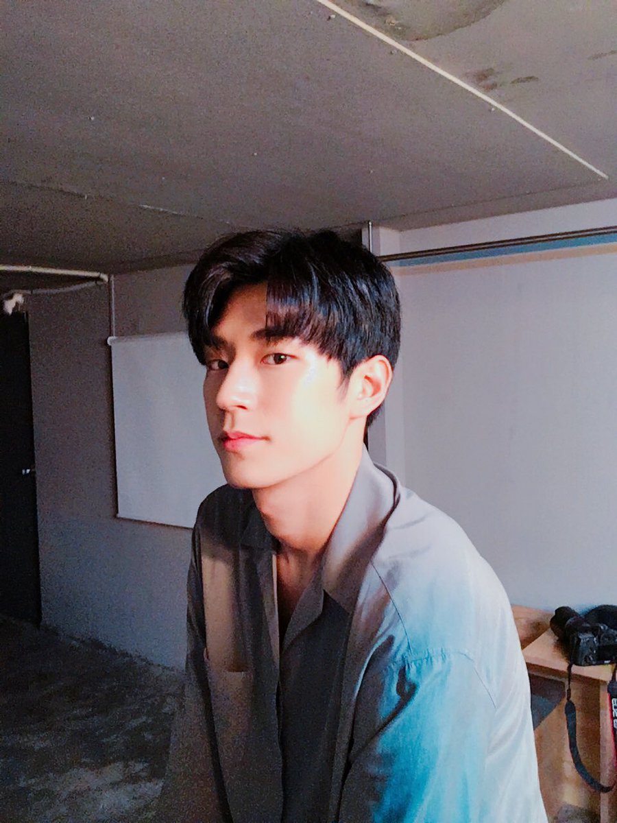 KNKOfficial220's tweet photo. [승준] 팅커벨 잘자용 😊 https://t.co/joXqabapJ1