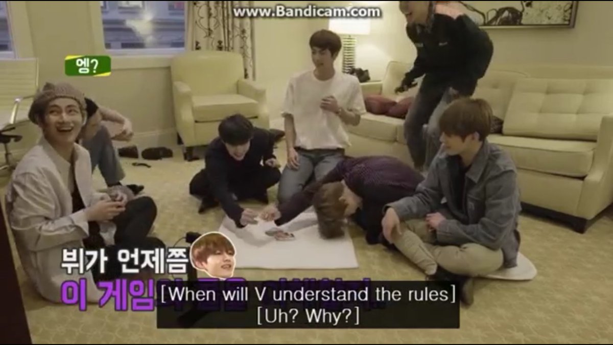 sanomasaya_desu's tweet photo. V DIDNT UNDERSTAND HOW TO PLAY UNO PART 2~ 😂😂😂😂 #BTS #RunBTS #RunBTSEp21
@BTS_twt @BANGTANCAMP https://t.co/o5AHq2o5O8