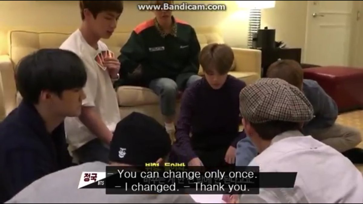 sanomasaya_desu's tweet photo. V DIDNT UNDERSTAND HOW TO PLAY UNO PART 2~ 😂😂😂😂 #BTS #RunBTS #RunBTSEp21
@BTS_twt @BANGTANCAMP https://t.co/o5AHq2o5O8