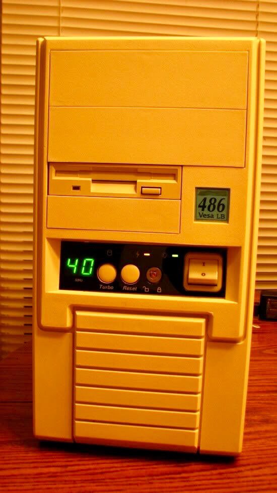 vsg_DE's tweet photo. Wer kann sich noch an den "Turbo Button" erinnern? [Bild via https://t.co/95oYzU7Krv] #PC #TurboButton #486er https://t.co/K15F2axG4c
