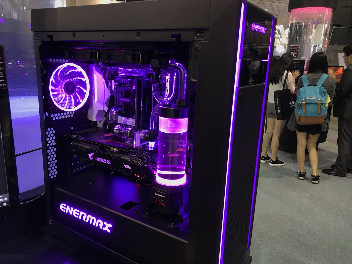 OfficialENERMAX's tweet photo. @ENERMAXGlobal #SABERAY ft. @AorusOfficial Z270X-Gaming 7, @AorusOfficial GeForce® GTX 1080 8G, #NEOChanger(Pump+Reservoir), #TBRGB(RGB fan) https://t.co/g8us8yTujH