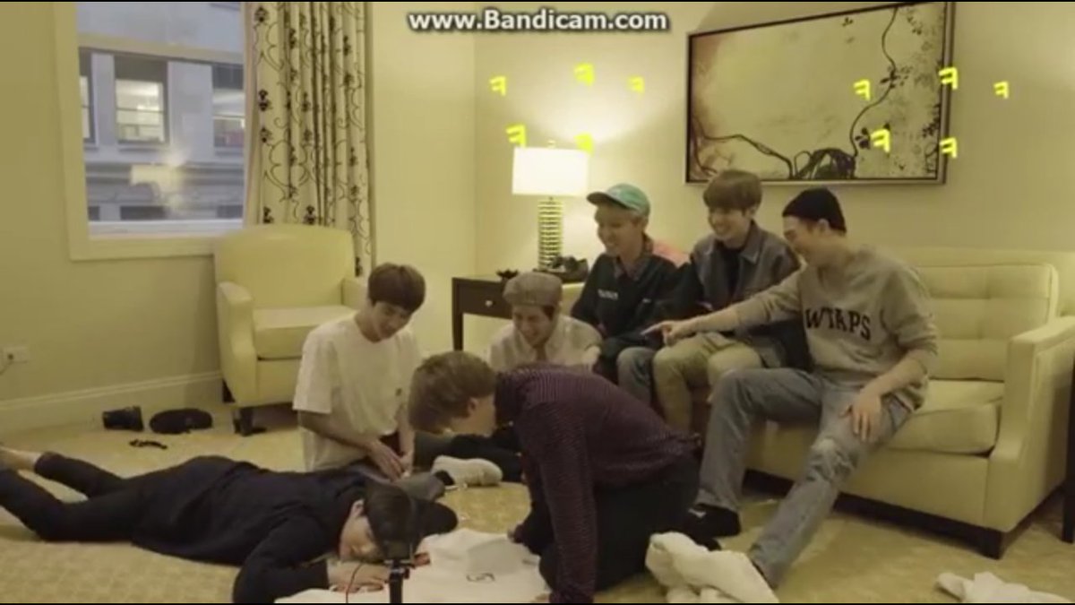 sanomasaya_desu's tweet photo. SUGA CAN HEAR THE CARD'S VOICE? 😂😂😂
@BTS_twt @BANGTANCAMP #BTS #RunBTS #RunBTSEp21 https://t.co/iNUOyfyo7B