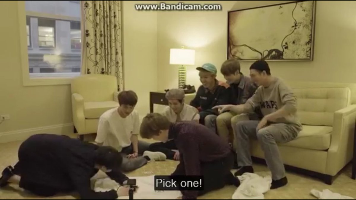 sanomasaya_desu's tweet photo. Yoongi oppa can hear card's voice??? 😂😂😂😂😂😂
@rljiminssi @jeonjk1_ @Jung9kook @btsyoongii93 #BTS #RunBTS #RunBTSEp21 https://t.co/YYi5jlWZeP