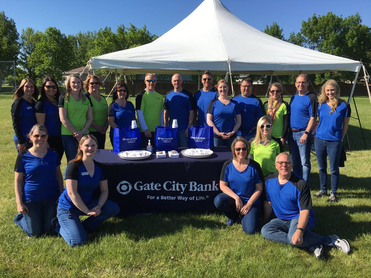 GateCityBank's tweet photo. Our team is ready to volunteer this morning with @YWCACassClay! #MakeADifference #ForaBetterWayofLife https://t.co/ockU3KIYwx