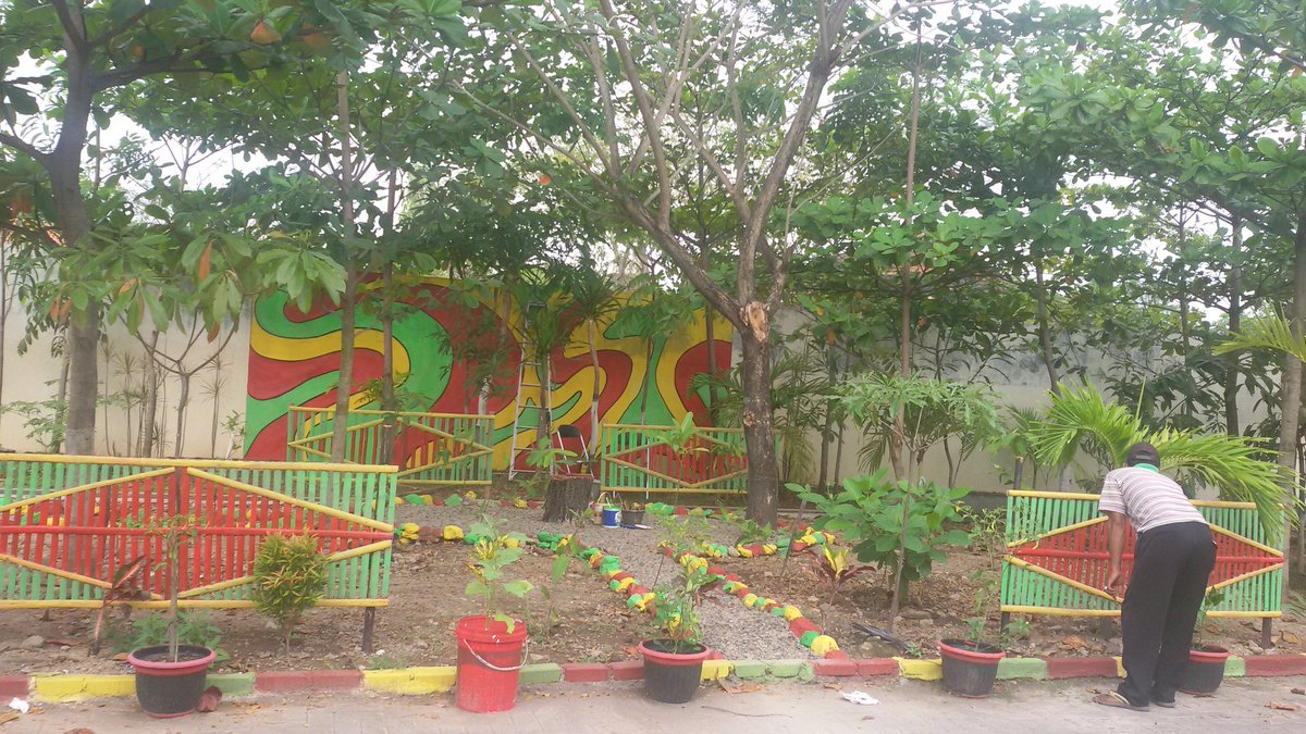 Pembenahan tempat kantor pelayanan kec. Genuk.