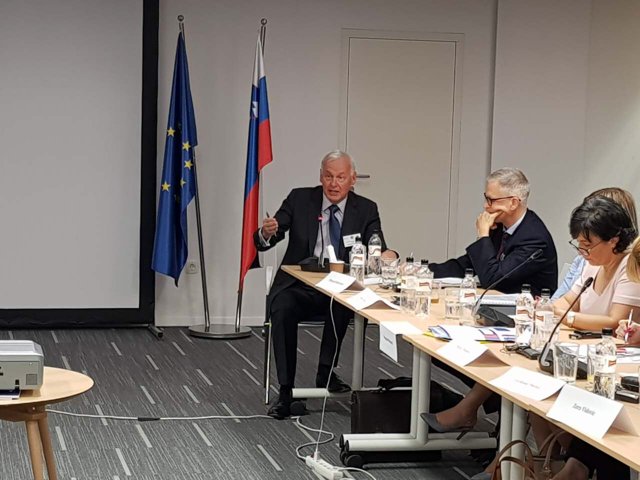 Stephen Vesperman, IMF: Visibility of #leadership is critical to bring about change #IMFECSEE17 <a href="/imfcapdev/">IMF Capacity Development</a> @eu_near