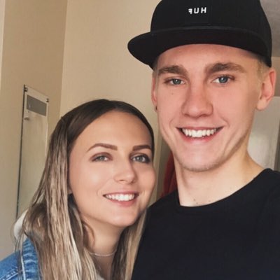 emilycsummers's tweet photo. #NewProfilePic #goals #couplegoals #imbetterlooking :) https://t.co/Hka15sJ49W